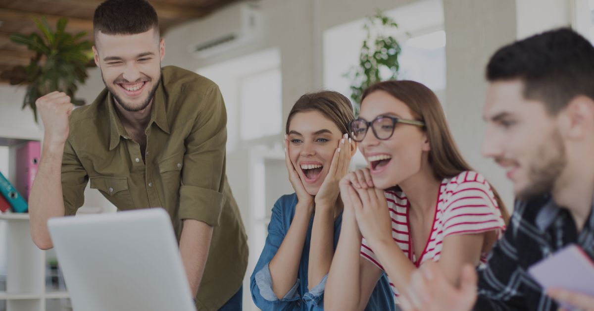 Beneficios laborales en LATAM con wallets digitales, salario on-demand, bienestar y reconocimiento para atraer y retener talento.
